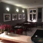 Altstadt Cafe 3*