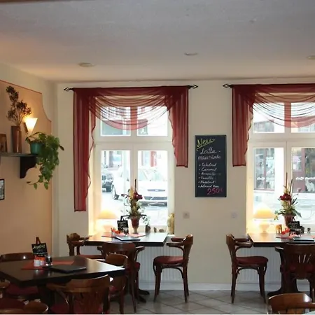 Altstadt Cafe 게스트하우스 3*