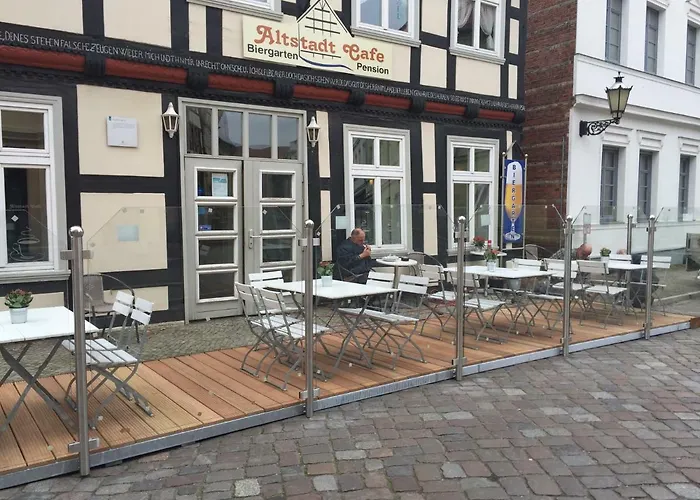 Altstadt Cafe 3*